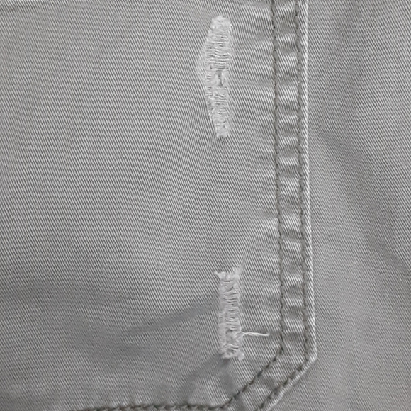 Mossimo Supply Co Shorts Mid Rise Olive Green Khaki Distressed Summer SZ 12 - Picture 5 of 15